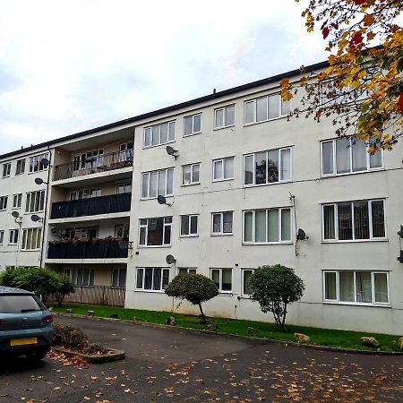 Racecourse Apartment ดอนคาสเตอร์ ภายนอก รูปภาพ