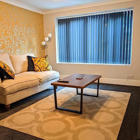 Racecourse Apartment ดอนคาสเตอร์ ภายนอก รูปภาพ